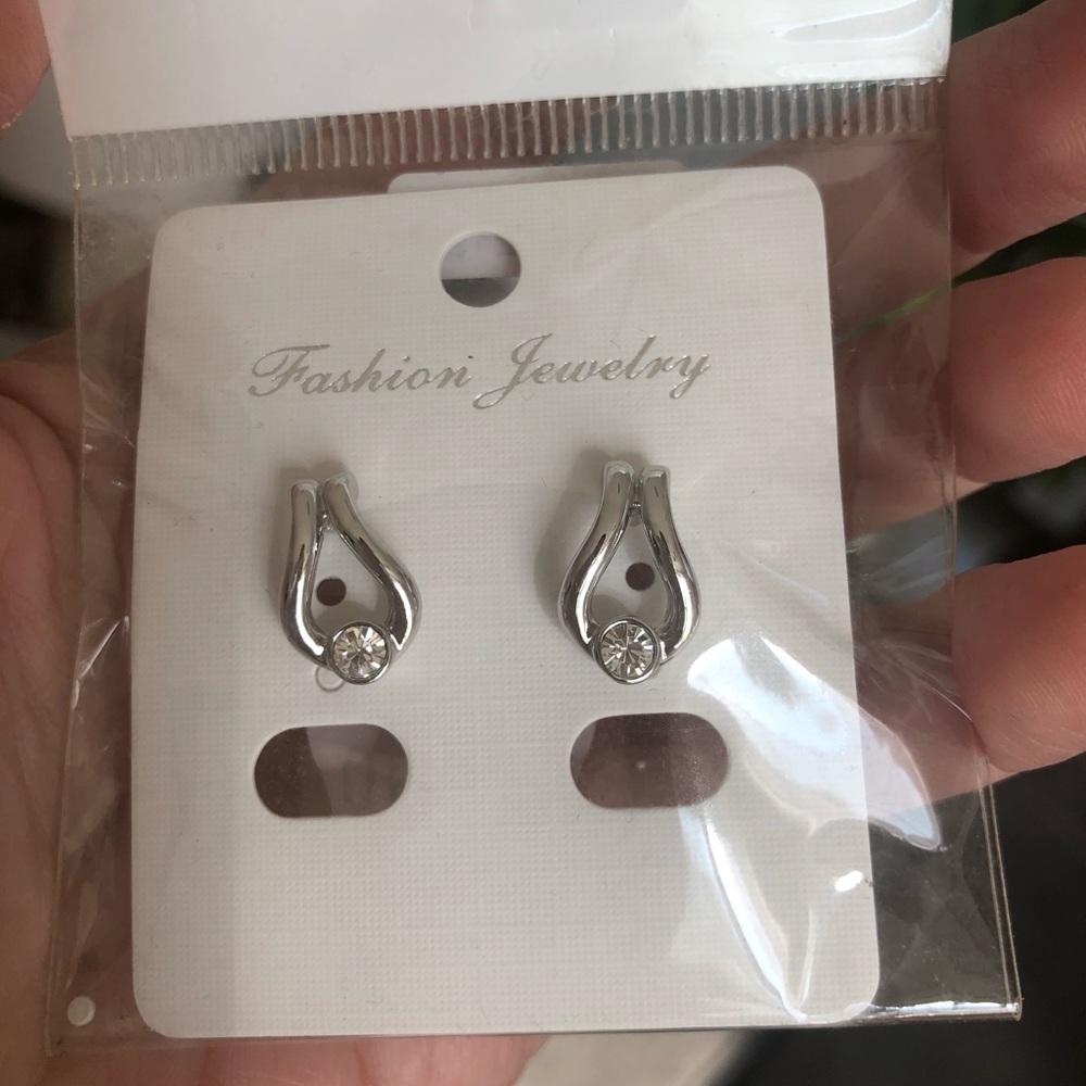 NWT- Silver and Rhinestone stud earrings